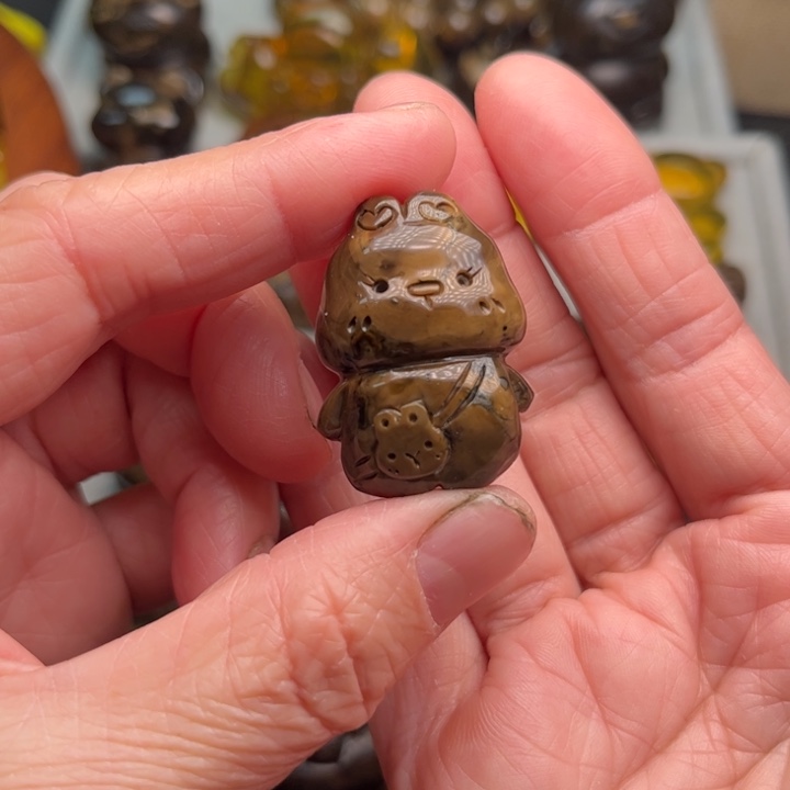 琥珀未镶嵌颈饰根珀