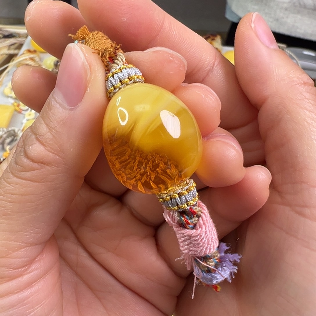 蜜蜡裸石未镶嵌琥珀