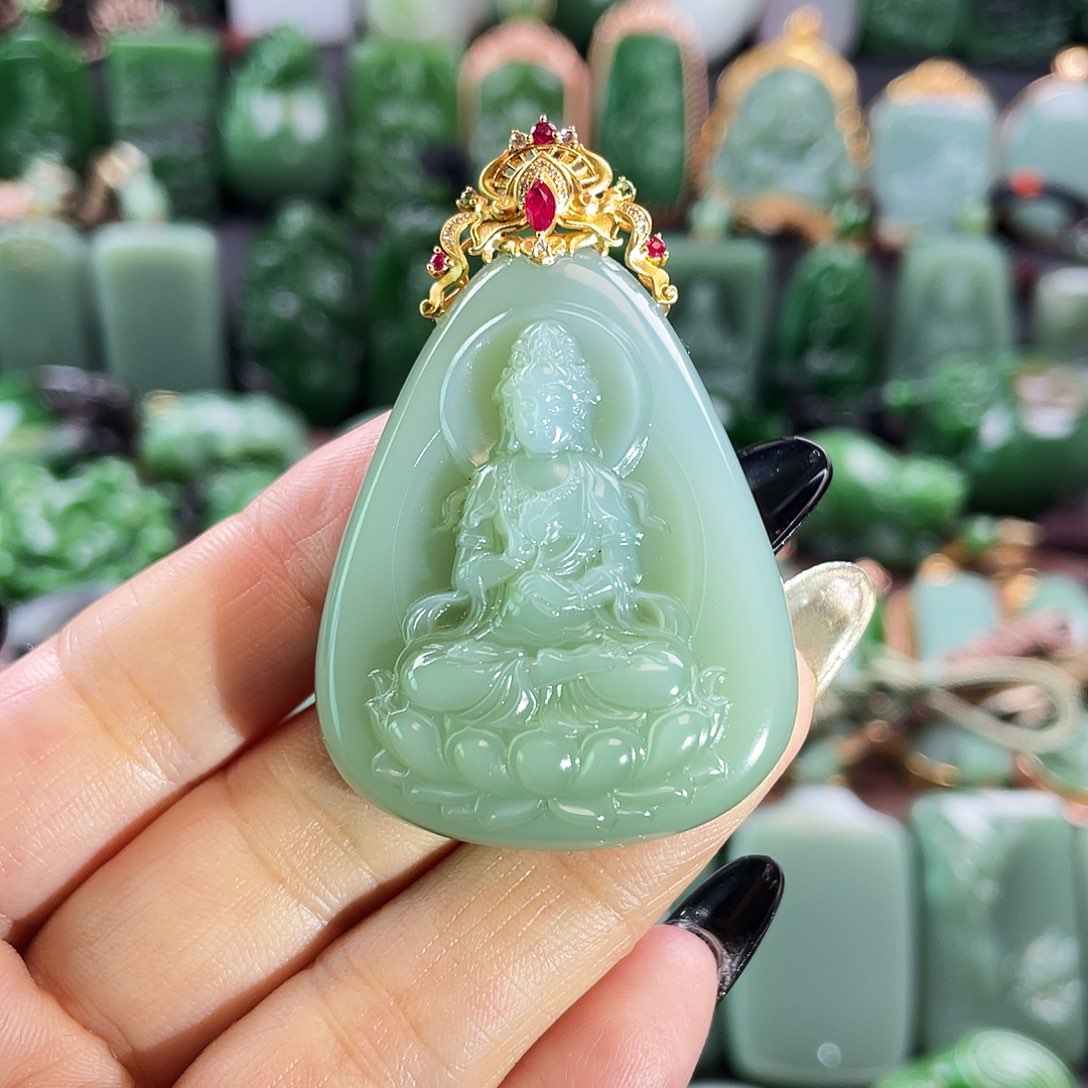 和田玉挂件18K金镶嵌