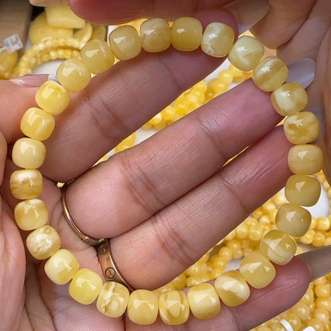 蜜蜡未镶嵌手链妖白花老型手串