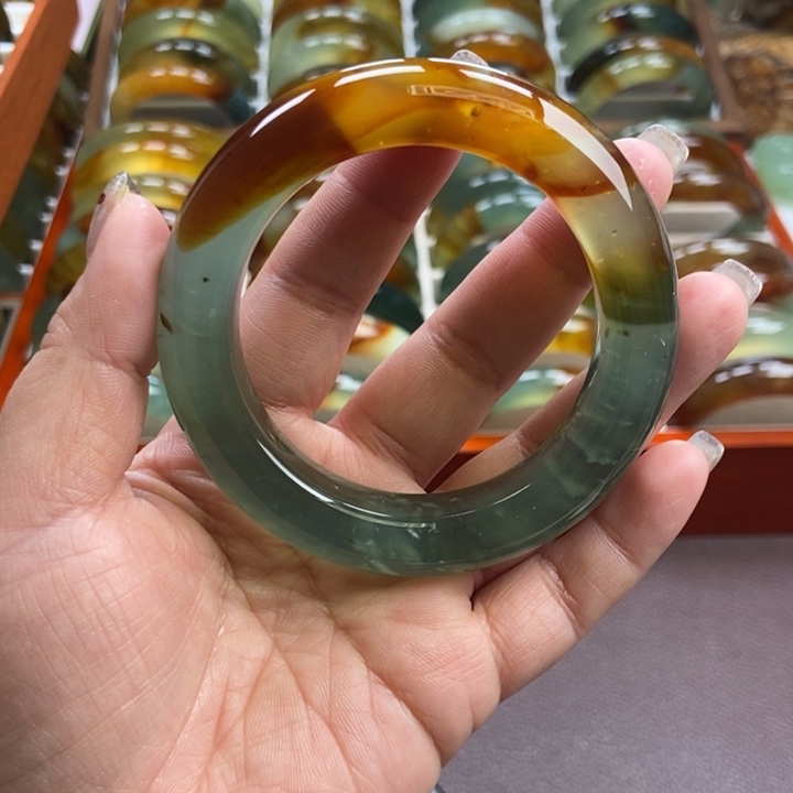 我***风蛇纹石玉未镶嵌手镯