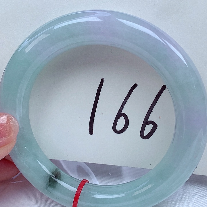 翡翠手镯未镶嵌翡翠