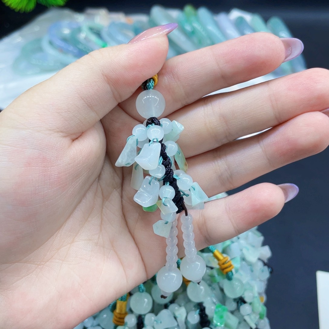 【闪购商品】翡翠挂件未镶嵌