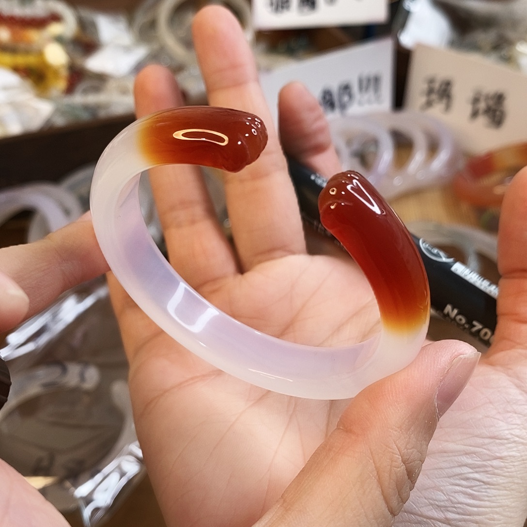 玛瑙/玉髓未镶嵌手镯A853。54.7圈