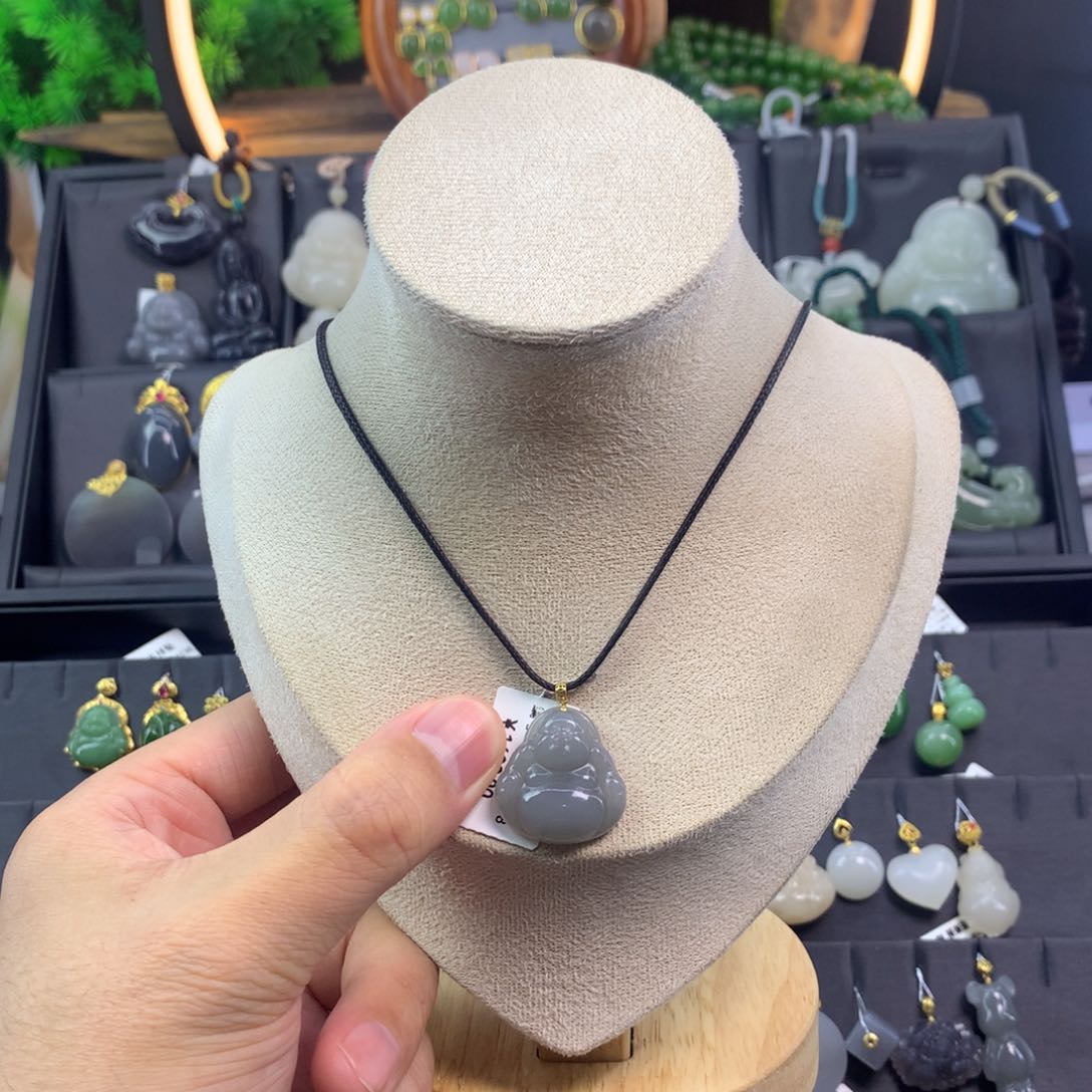 和田玉吊坠18K金镶嵌