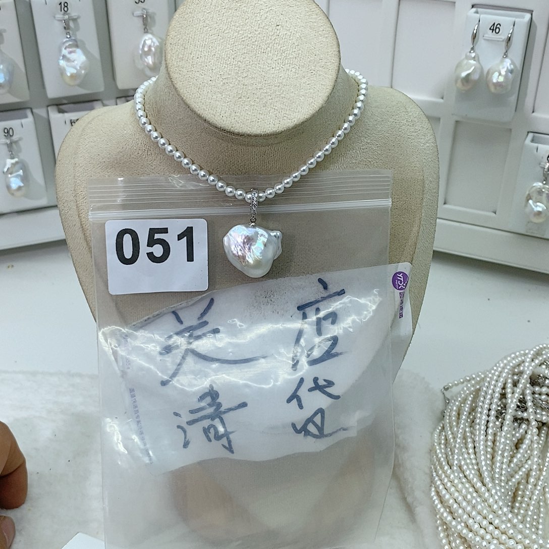 淡水珍珠颈饰合金