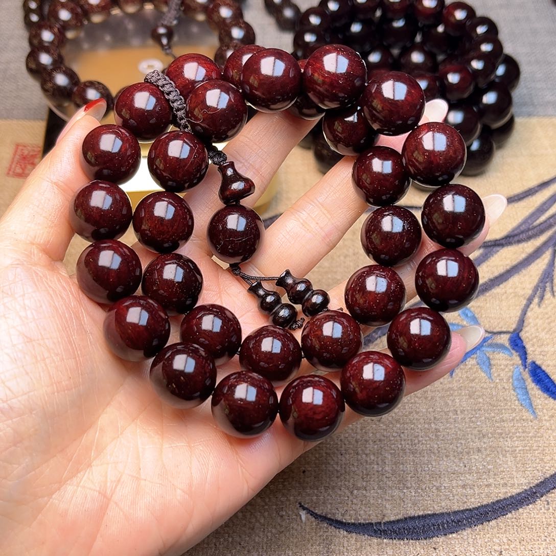 檀香紫檀（小叶紫檀）1.5 手持