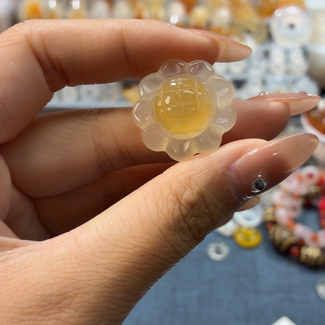 ****子玛瑙/玉髓未镶嵌颈饰