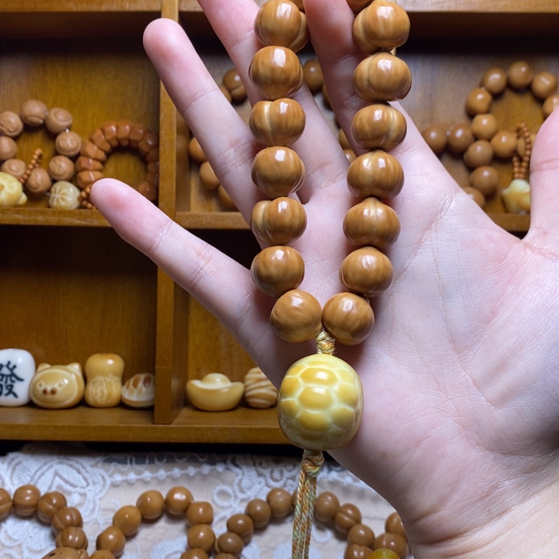 把件猴头核桃屁桃