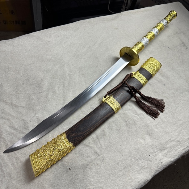 2875 龙泉昊天宝剑高锰钢一体锻打康熙刀包鞘未开刃