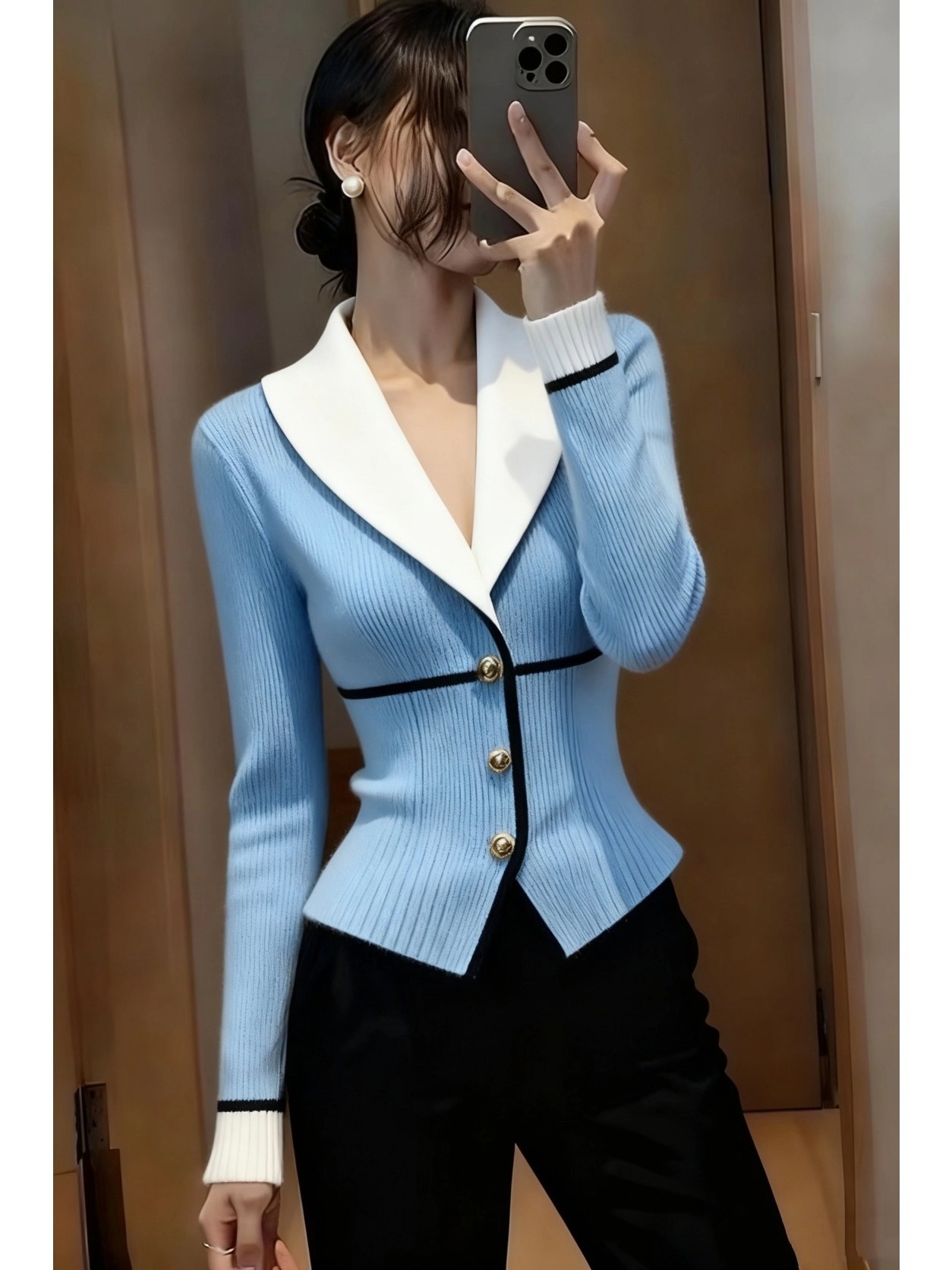 法式气质轻熟风翻领撞色针织上衣女2025秋冬季新款设计感修身毛衣