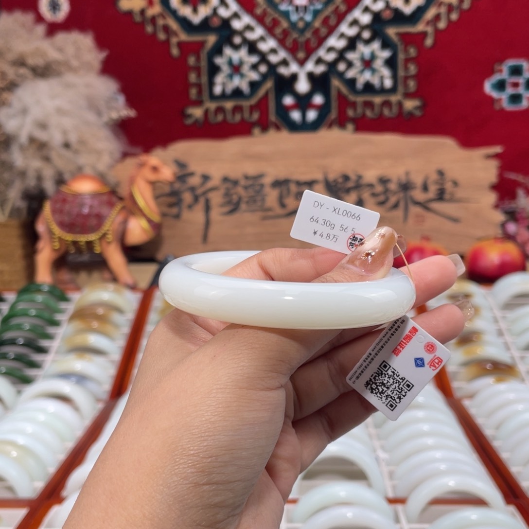 未镶嵌手镯和田玉新疆羊脂白和田玉手镯