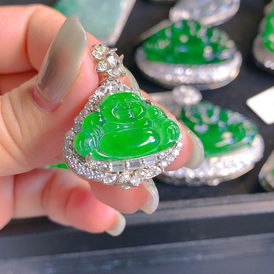 翡翠颈饰银S925镶嵌翡翠