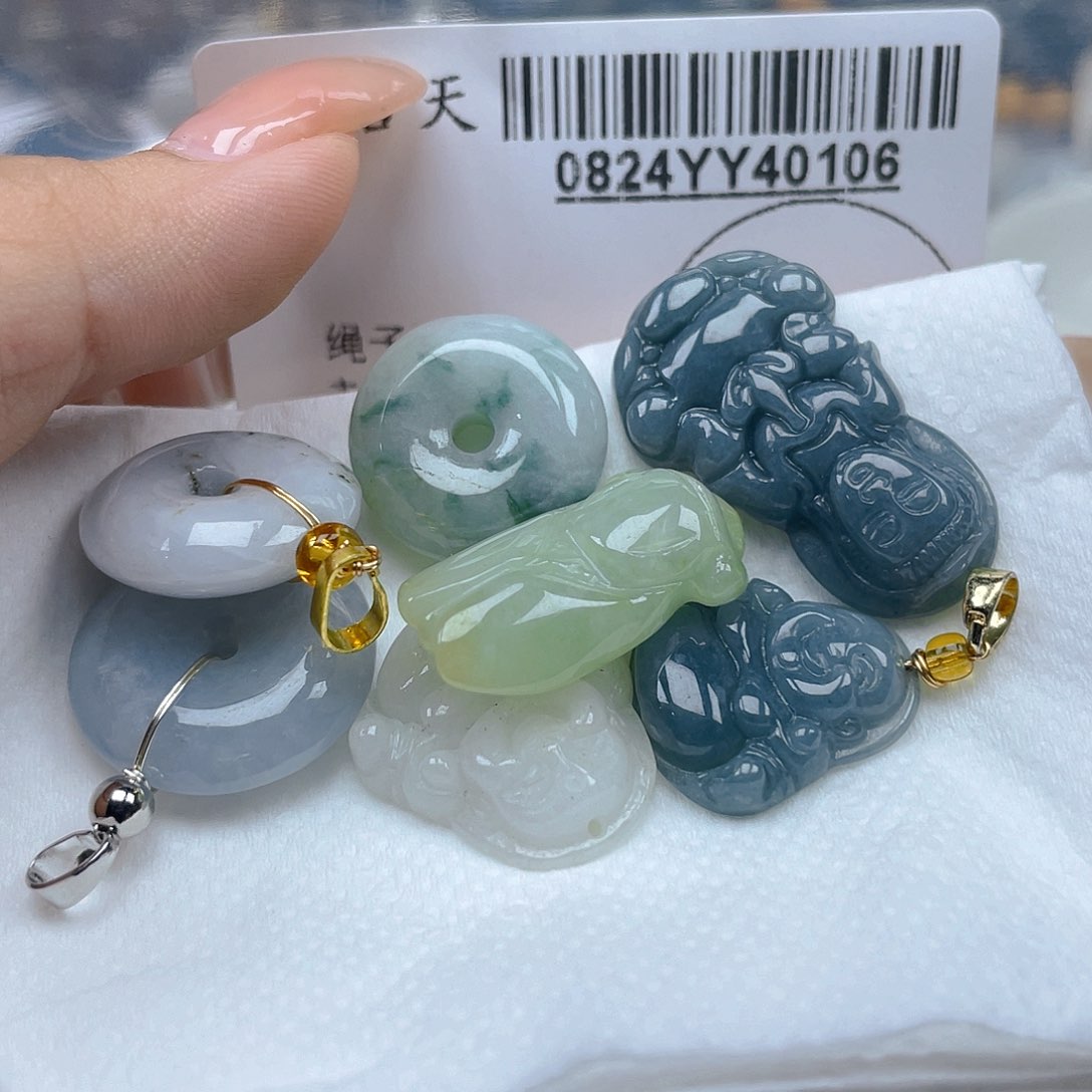 吊坠(不含链)未镶嵌翡翠