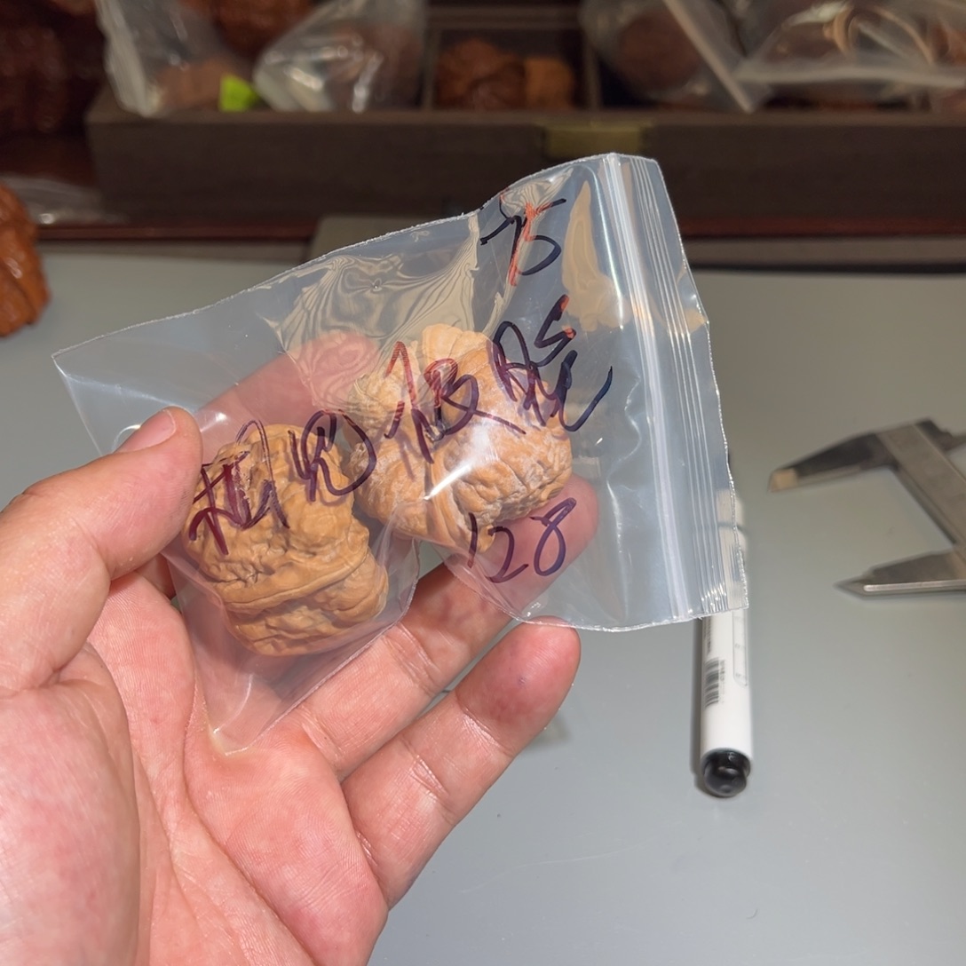 文玩核桃把件相***.蛤蟆头全品