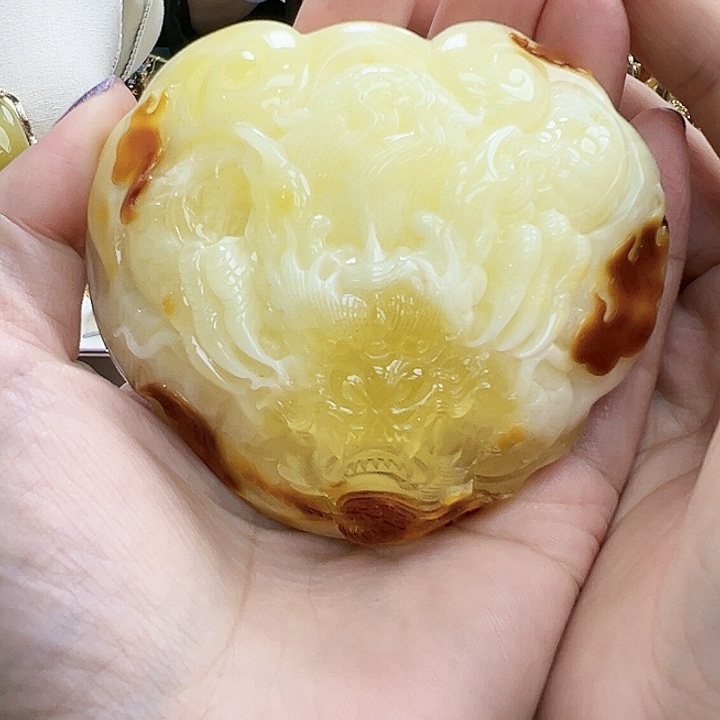 琥珀未镶嵌珠宝奇石