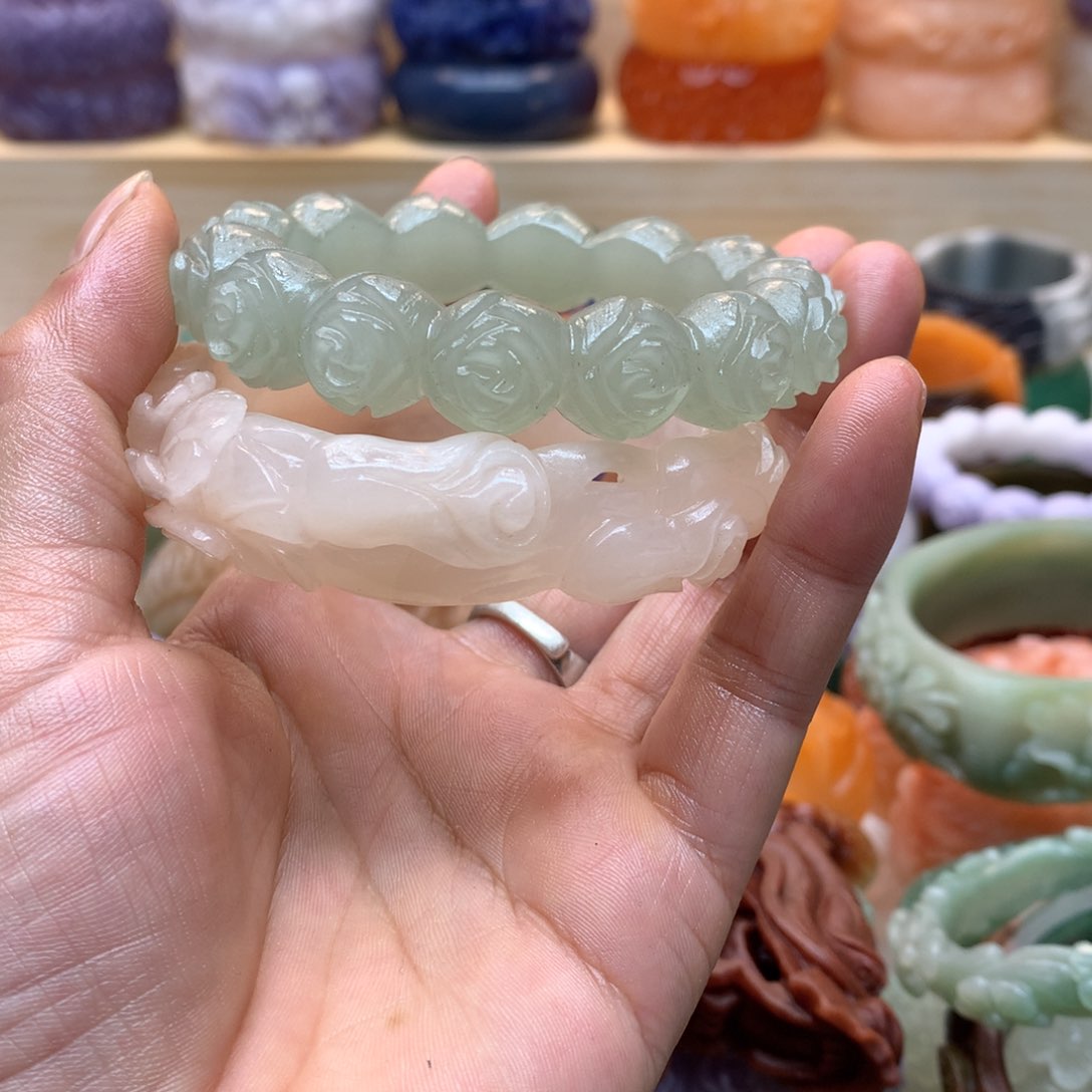 未镶嵌手镯石英质玉I****子