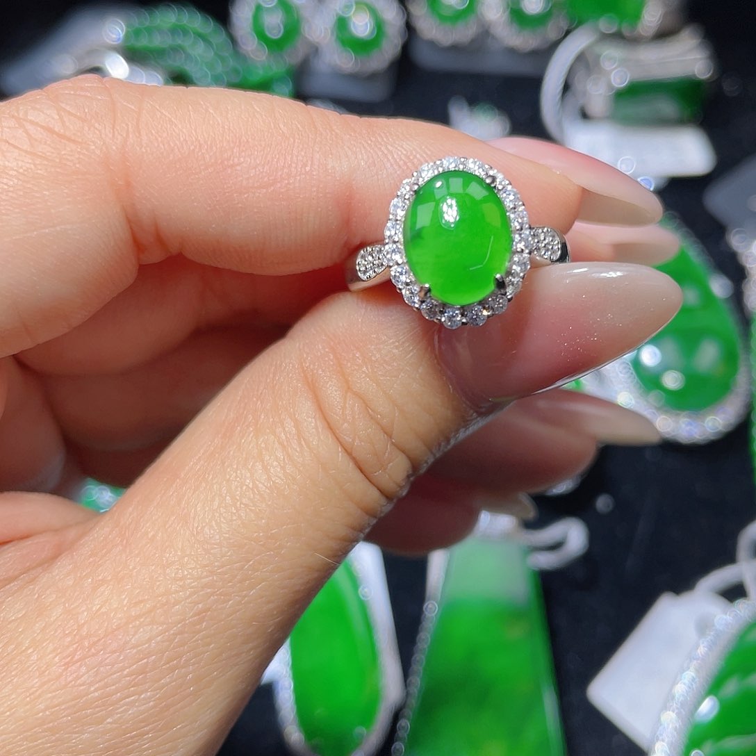 翡翠颈饰银S925镶嵌翡翠