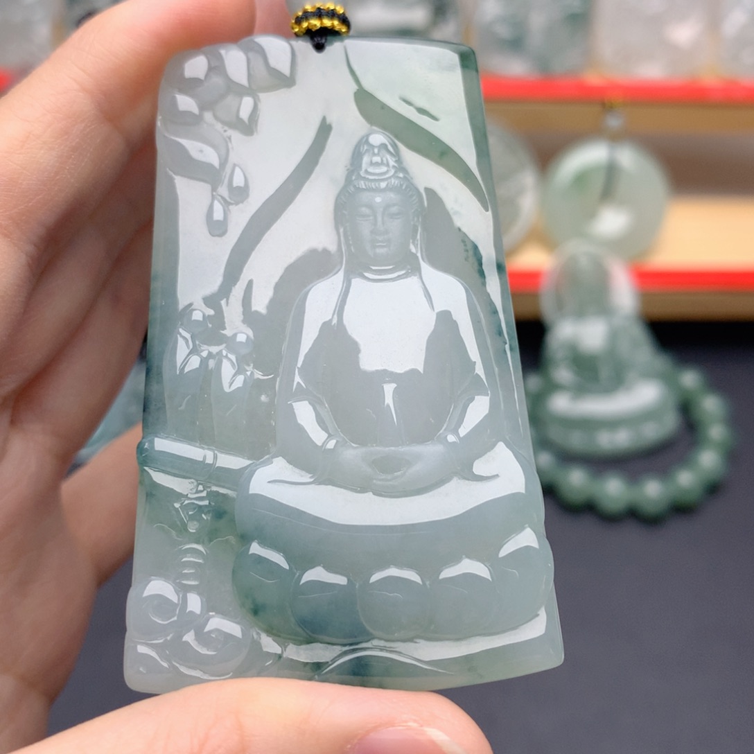 翡翠未镶嵌颈饰素衣