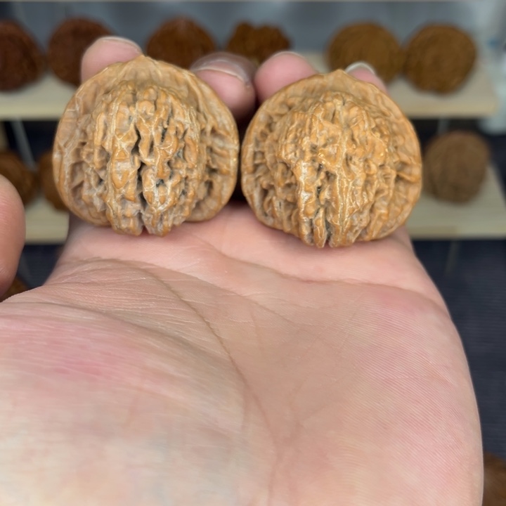 文玩核桃吊坠42红皮楼