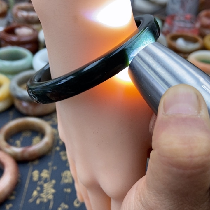 石英质玉手镯未镶嵌