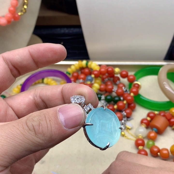 翡翠颈饰未镶嵌吊坠规格