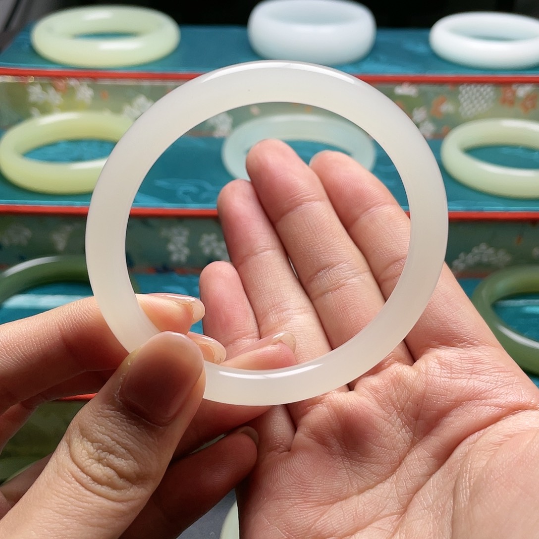 墨***妈53+高冰白美人条手镯