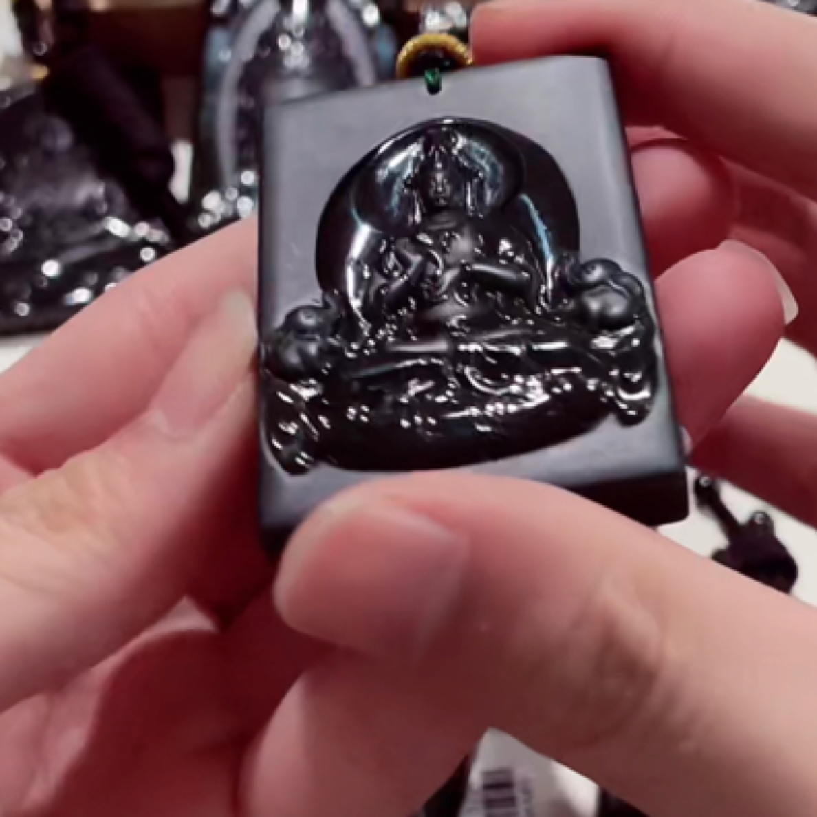 纯天然A货翡翠吊坠