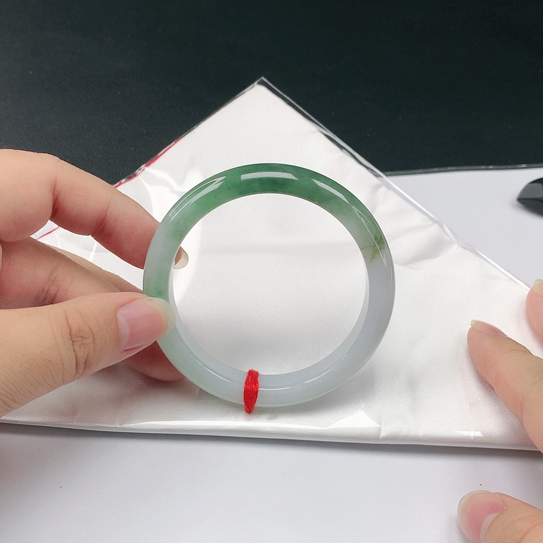 翡翠手镯未镶嵌翡翠032