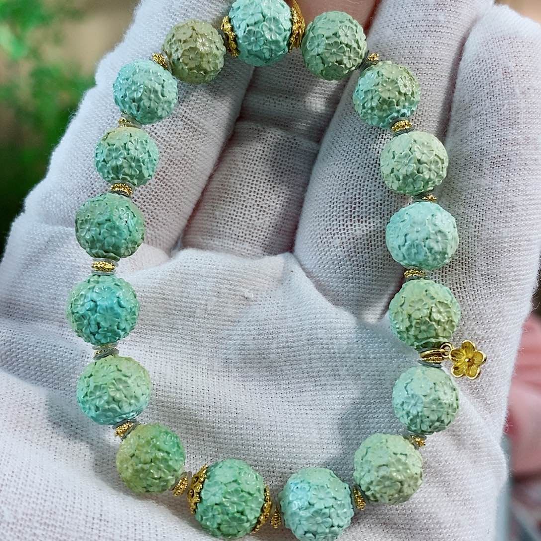 18K金镶嵌绿松石珠宝奇石