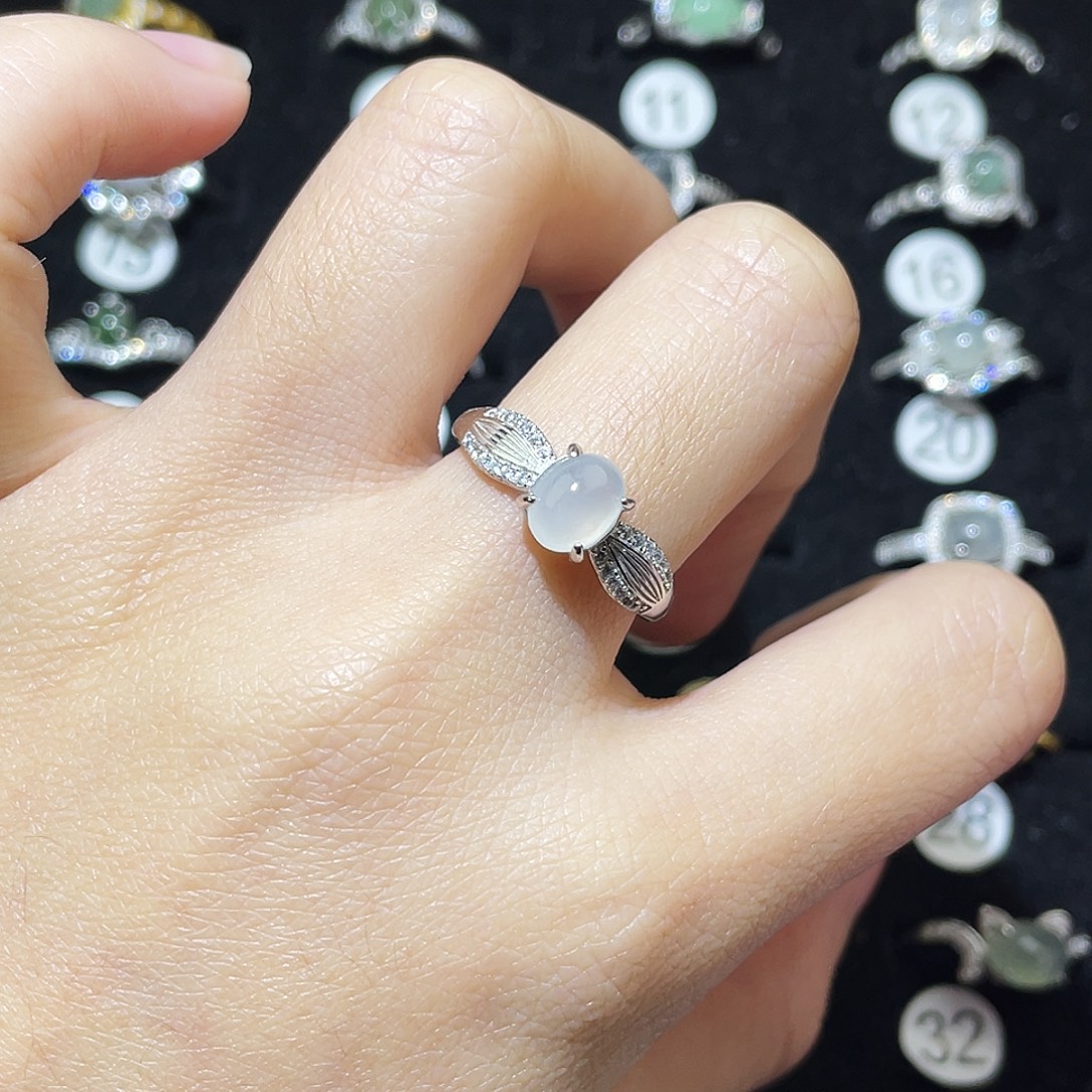 翡翠未镶嵌戒指戒指