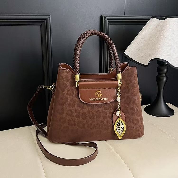 新款百搭时尚单肩手提包