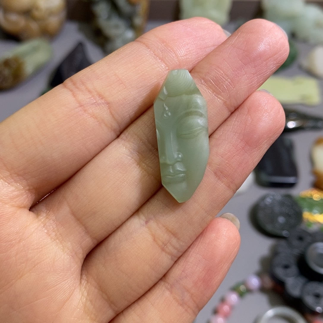 和田玉颈饰未镶嵌定制