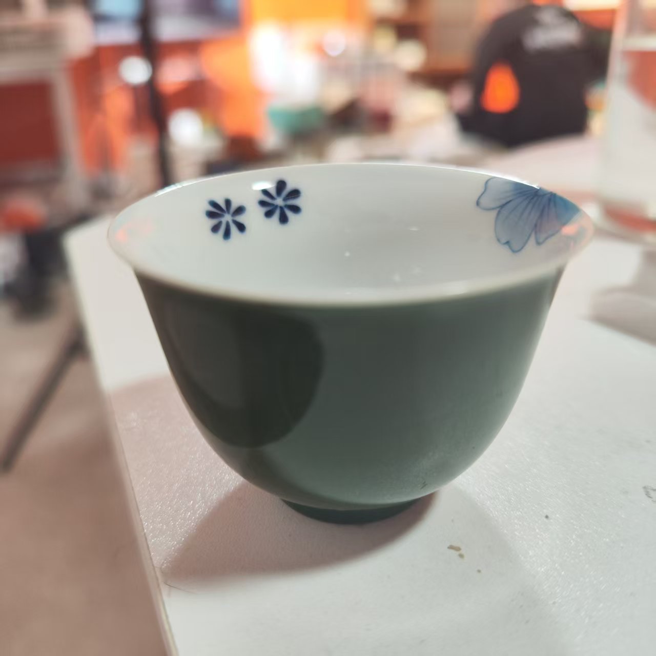 人工手绘釉下彩绿色铃铛杯  WH252