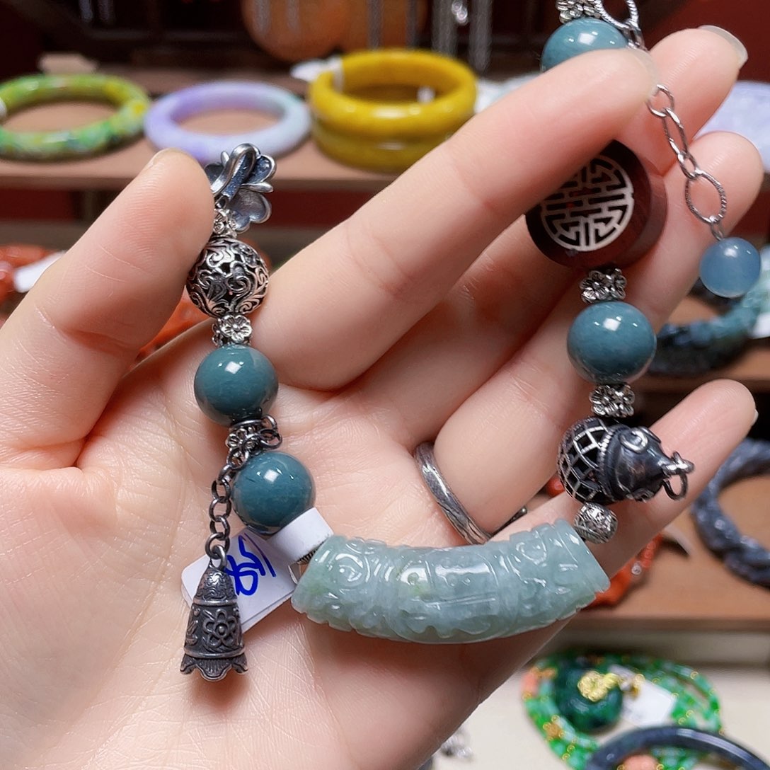 翡翠未镶嵌手链饰品