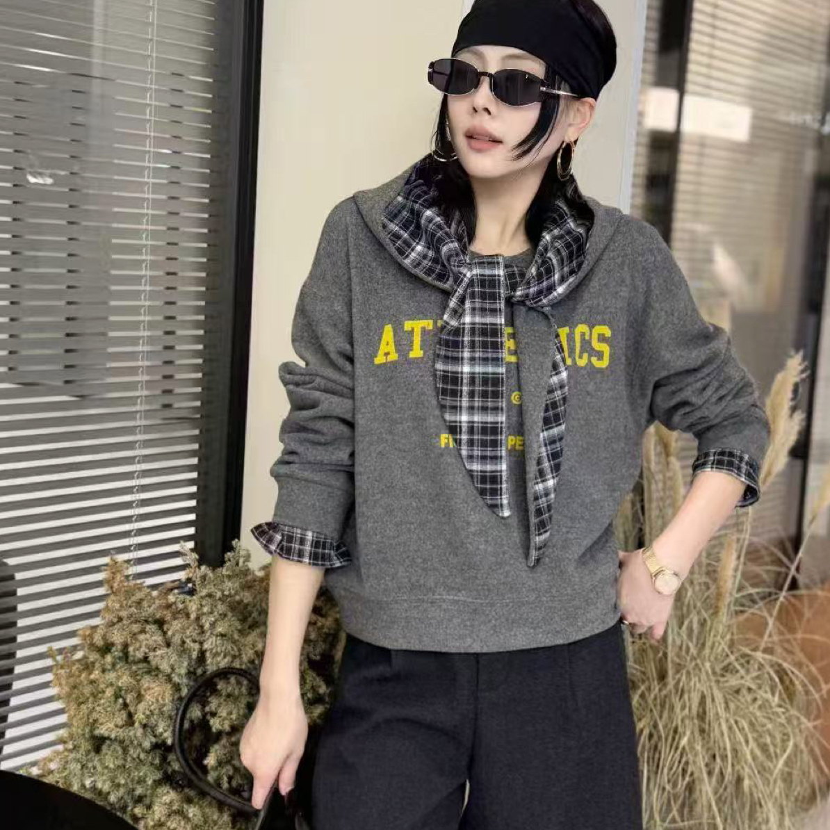 宽松型连帽宽松字母秋冬加厚卫衣秋冬上衣休闲短款长袖