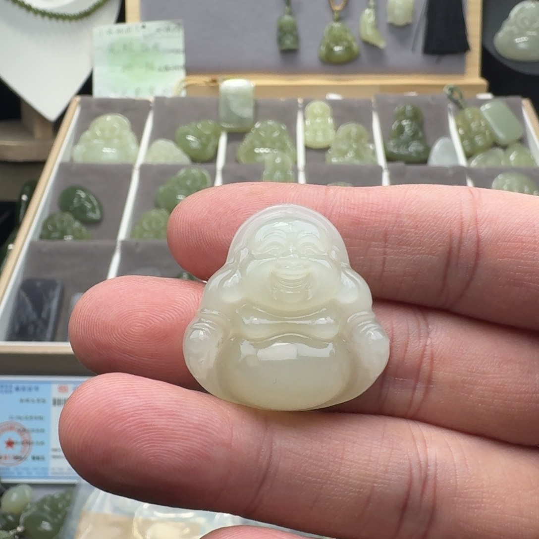 和田玉颈饰未镶嵌困**王