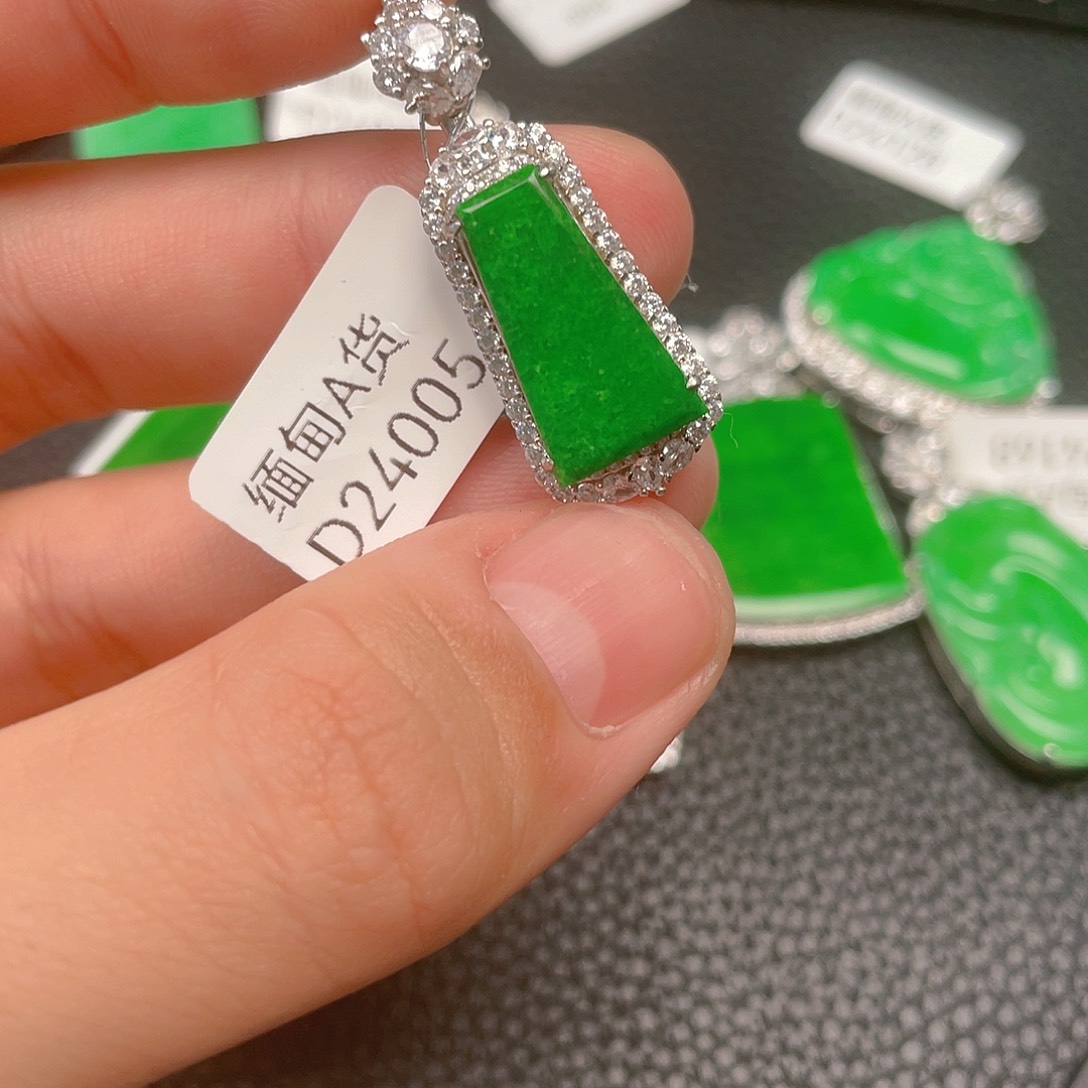 【闪购商品】翡翠吊坠(不含链)银S925镶嵌