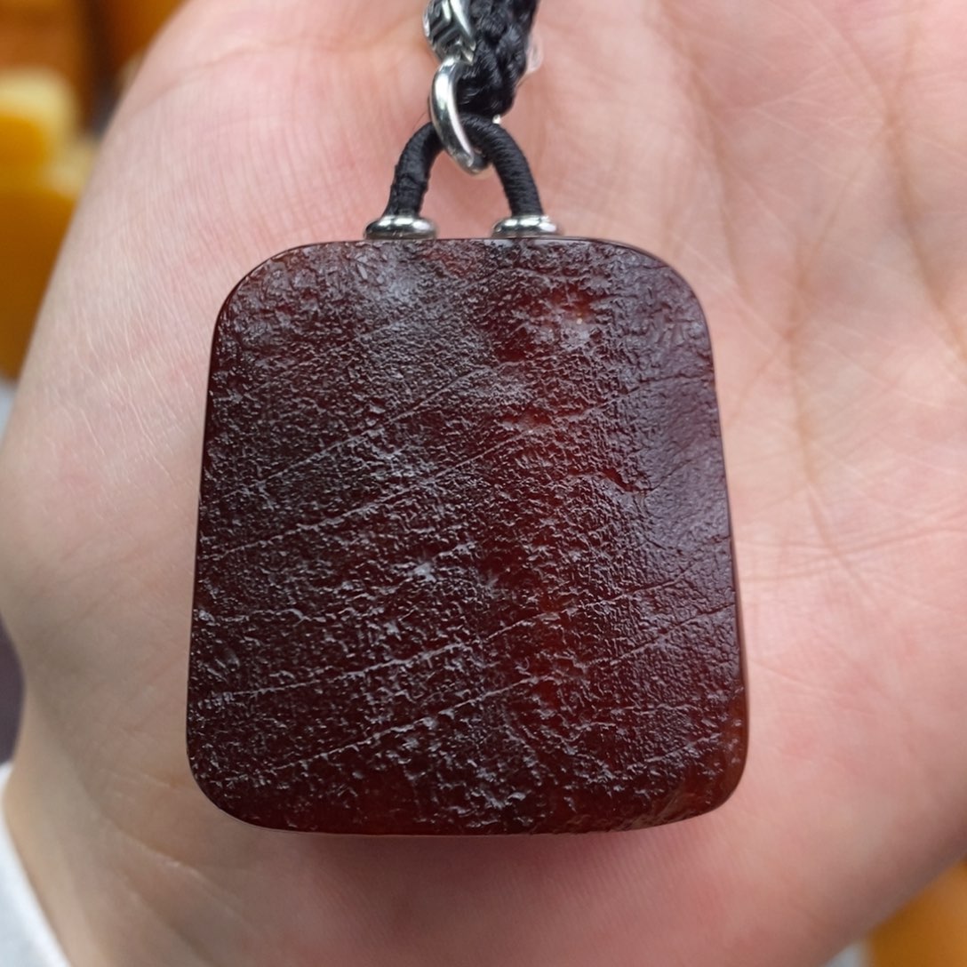 琥珀吊坠(赠链)未镶嵌