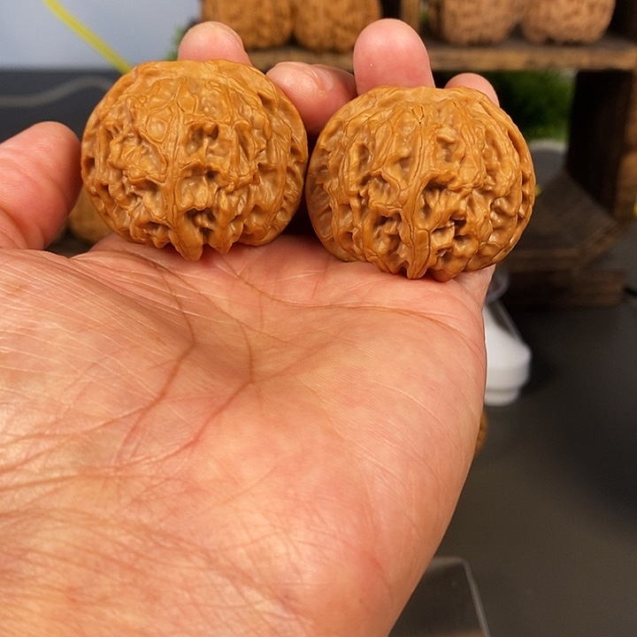 把件文玩核桃红皮老树平果园骨嘎嘎棒