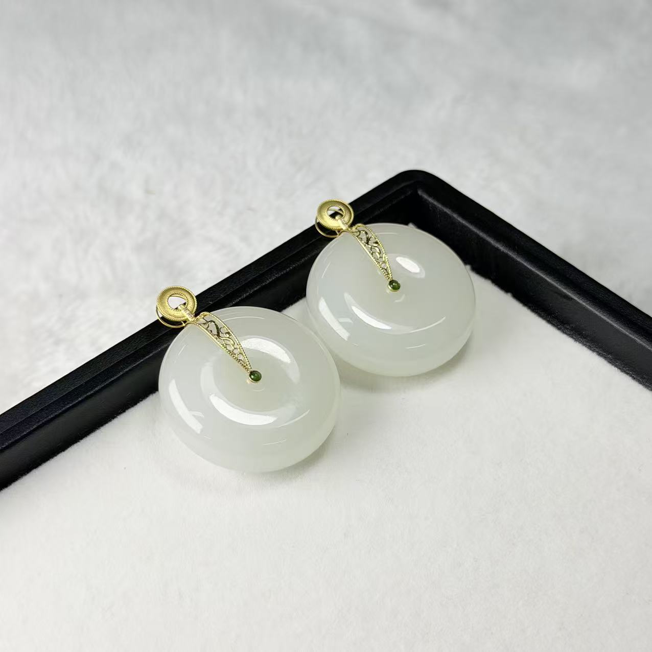 【睿泽赏宝】18K和田玉平安扣吊坠有暇多样性发一 35*11 KL0050179