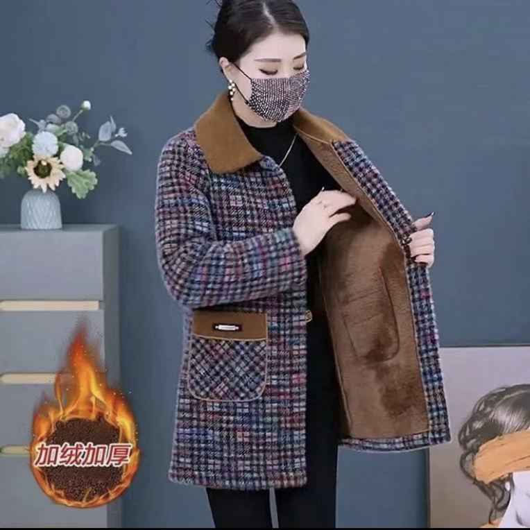 妈妈装冬季加绒保暖北极绒上衣外套女新款中长加厚贵妃绒洋气大衣