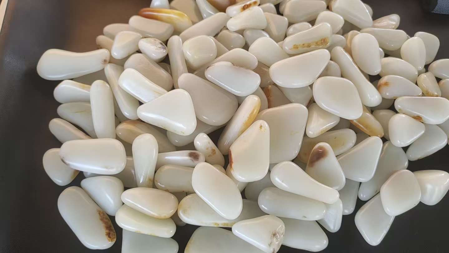 新疆戈壁小籽奇石适合家居摆放有独特韵味