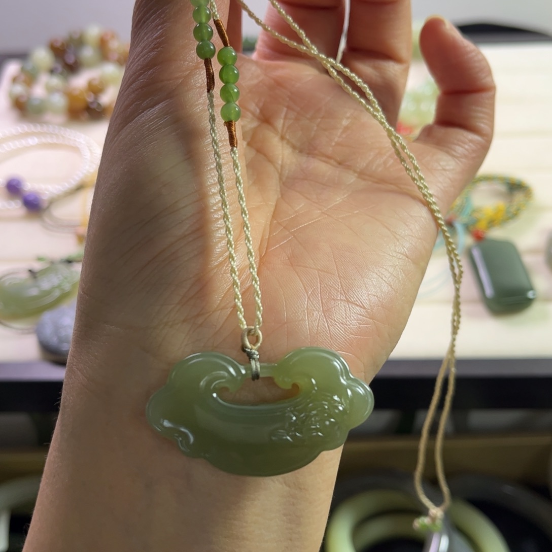 和田玉吊坠未镶嵌