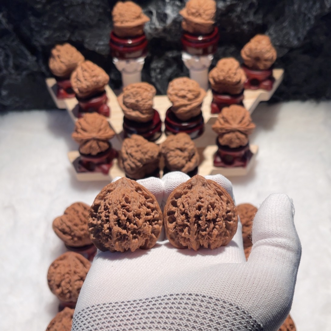 吊坠文玩核桃全品毕业正三角满天星核桃尺寸44