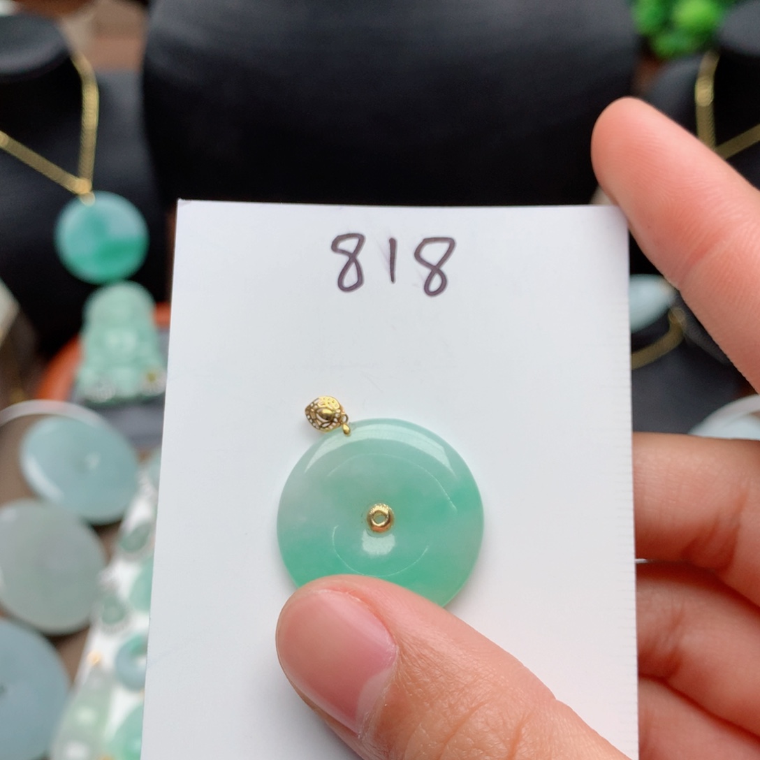 翡翠颈饰18K金镶嵌七****九吊坠