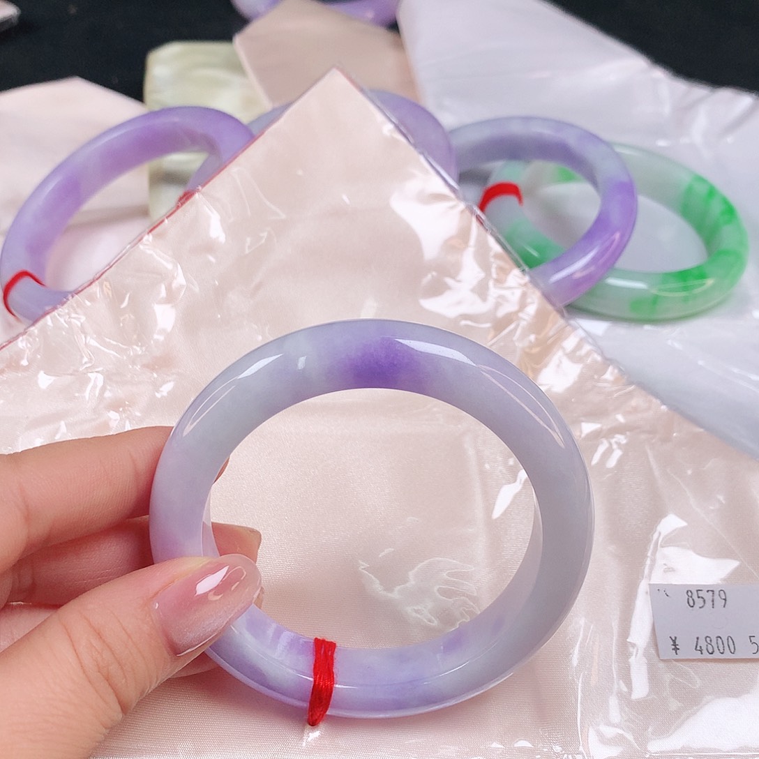 翡翠手镯未镶嵌8579c cv v b