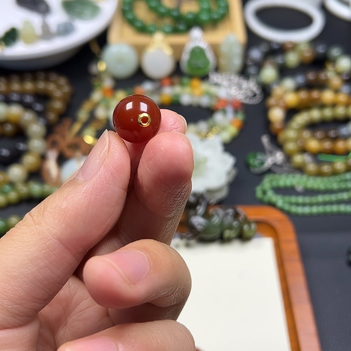 玛瑙/玉髓18K金镶嵌颈饰