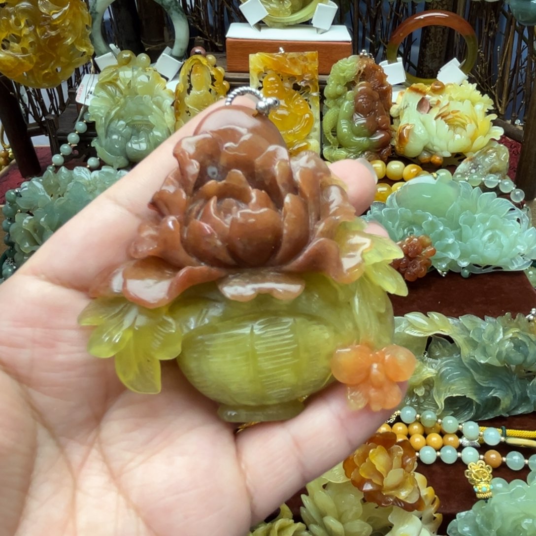 蛇纹石玉未镶嵌颈饰辽阳红花篮