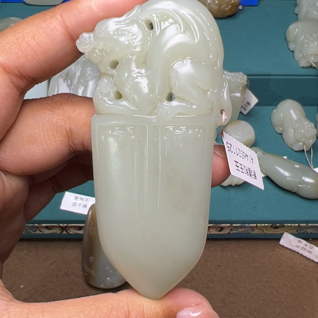 和田玉颈饰未镶嵌